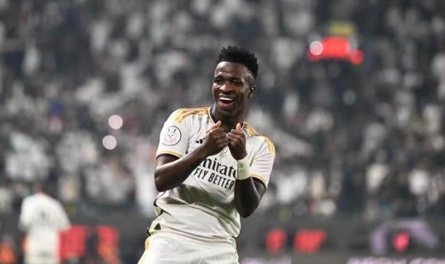 体育赛事-超级杯独中三元 维尼修斯成第10位国家德比戴帽者